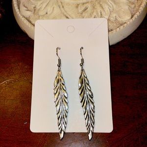 Long feather earrings metal